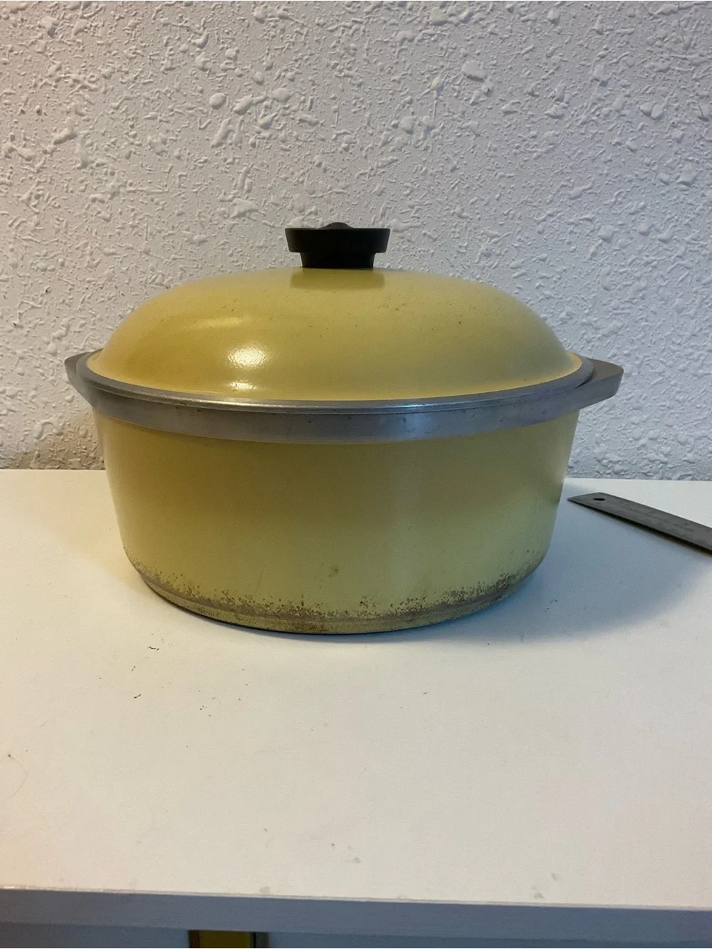 Vintage Club Cookware 4 Quart Aluminum Dutch Oven Pot Yellow